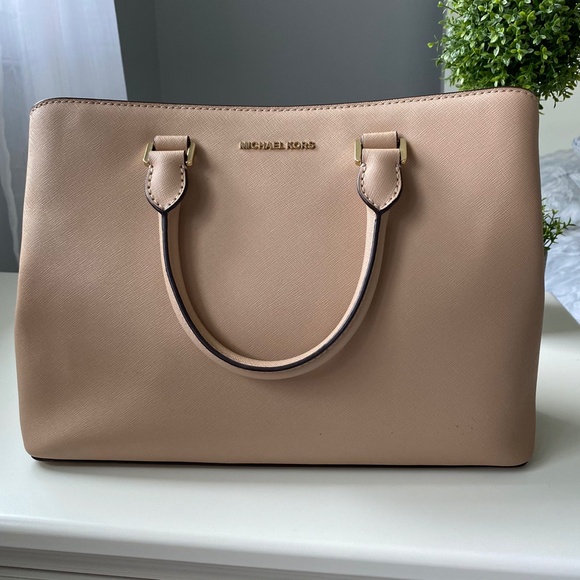 Michael Kors Savannah Satchel - Picture 2 of 10